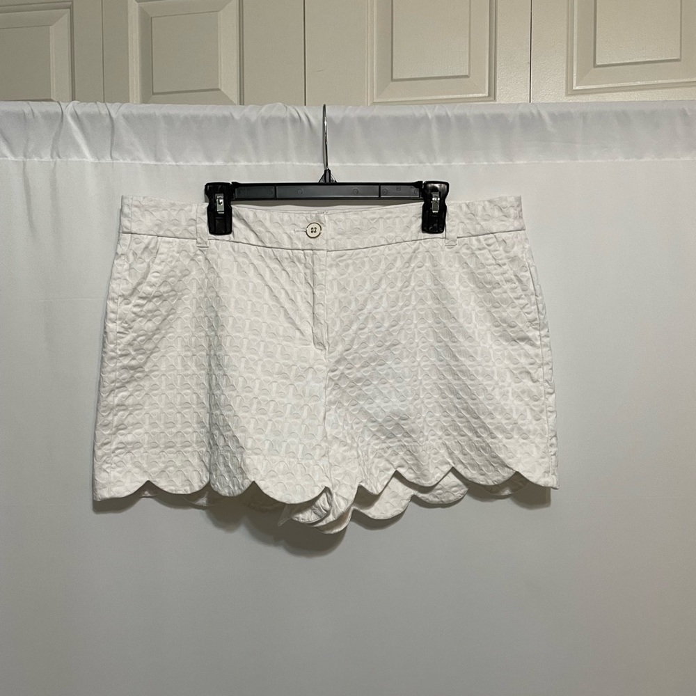 Crown & Ivy Scalloped Shorts